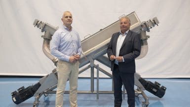 Van Beek schenkt schroeftransporteur aan opleider ROVC