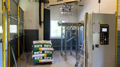 Stapelmachine stapelt dierenvoeders ergonomischer, beter en sneller