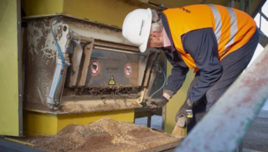 Automatische buitenpoolmagneet voor feed en bulkgoederen