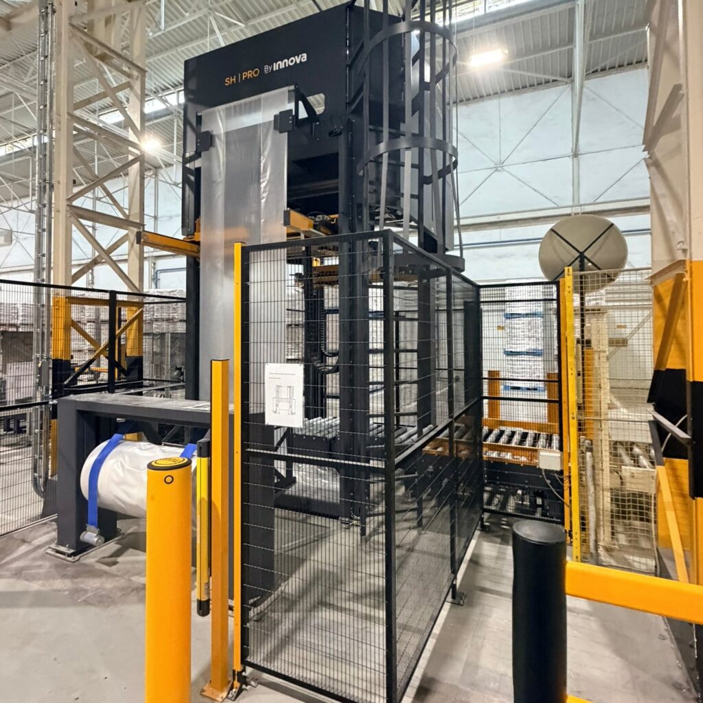 Big Bag op het afvulstation van Maxpac, klaar voor stretch hooding